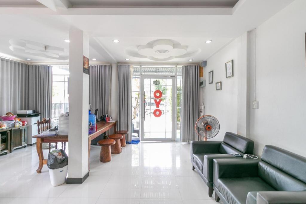 Oyo 75305 T Park Pak Chong Hotel Му Си Екстериор снимка