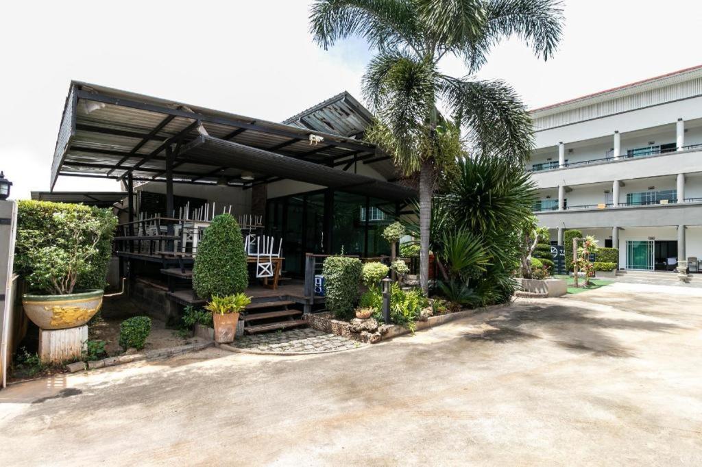 Oyo 75305 T Park Pak Chong Hotel Му Си Екстериор снимка
