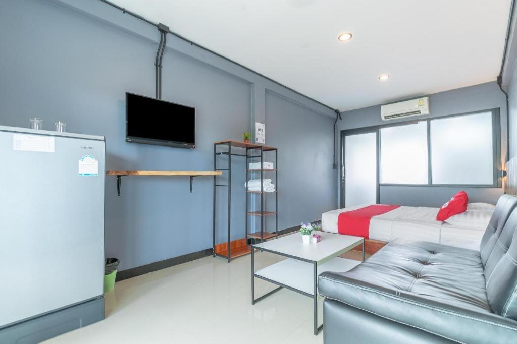 Oyo 75305 T Park Pak Chong Hotel Му Си Екстериор снимка